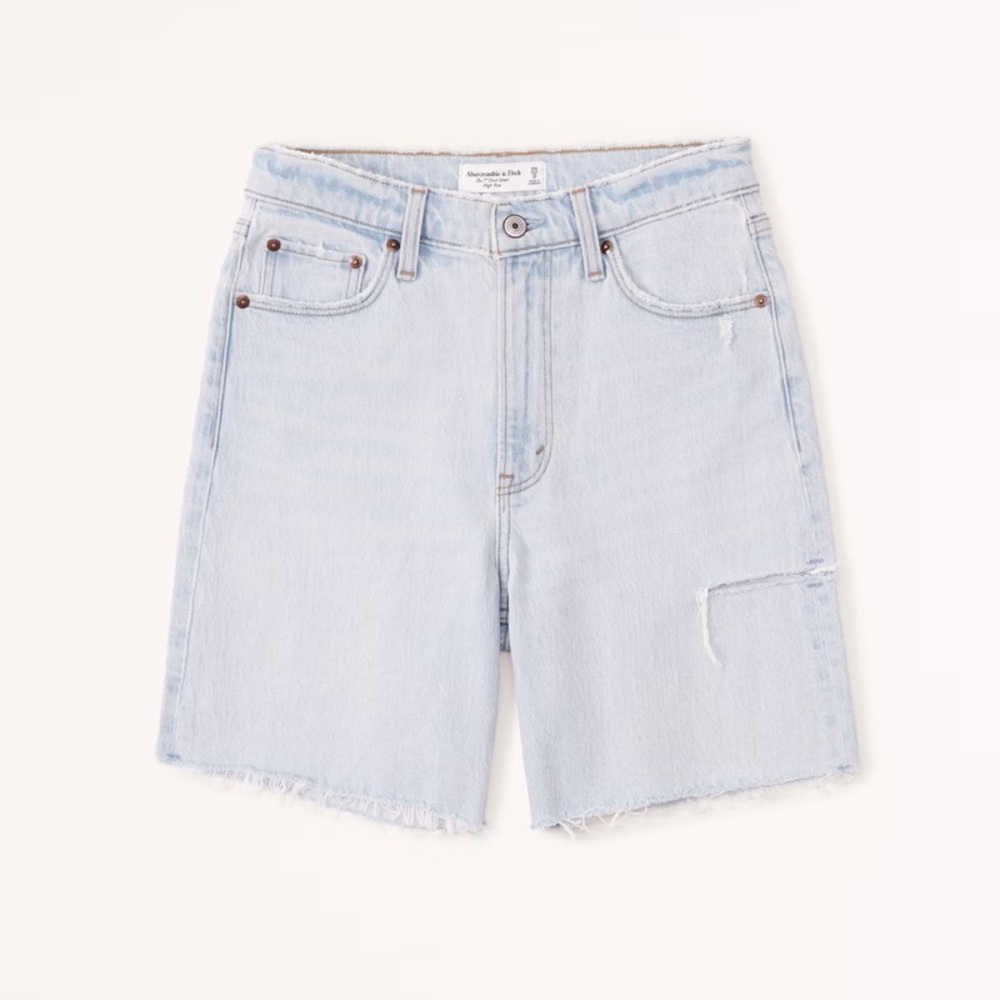 NWT Abercrombie High Rise The 7” Dad Short 28